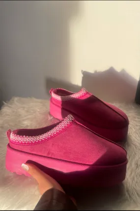Bottines chaussons en velours compensés fushia