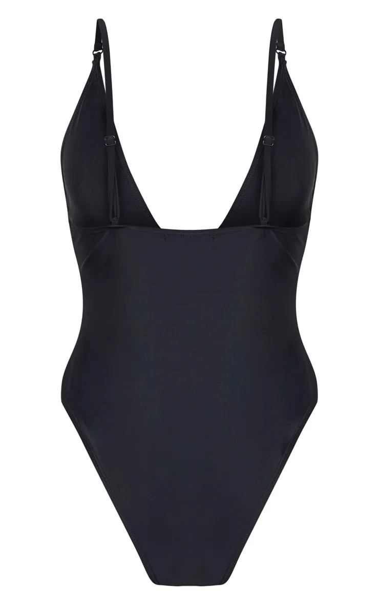 Maillot de bain noir basique à col rond décolleté