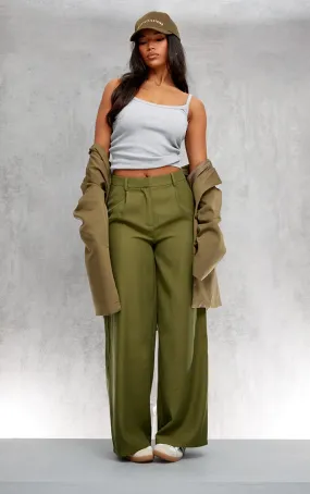 Pantalon de tailleur deluxe vert mousse coupe droite avec plis devant