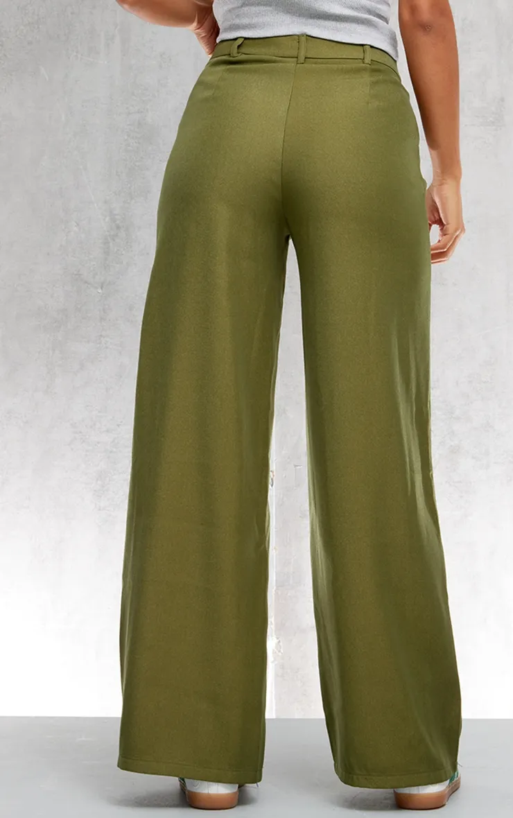 Pantalon de tailleur deluxe vert mousse coupe droite avec plis devant