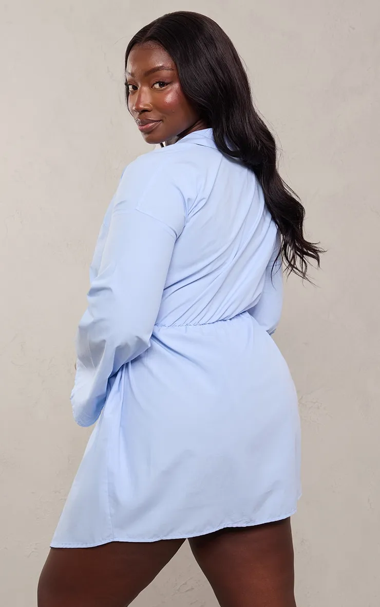 Plus Robe chemise bleu style cache-coeur à détail ceinture