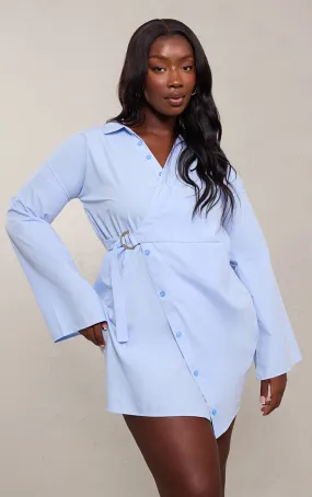 Plus Robe chemise bleu style cache-coeur à détail ceinture