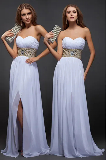 Robe blanche longue fendue bustier cœur à ceinture orné de bijoux - Robedesoireelongue.fr