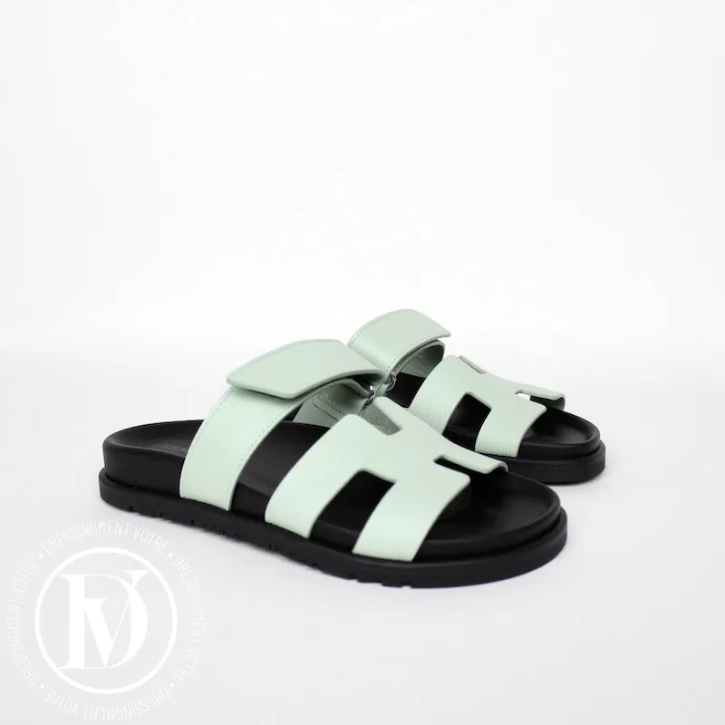 Sandales Chypre en cuir epsom vert p.35,5 – Hermès