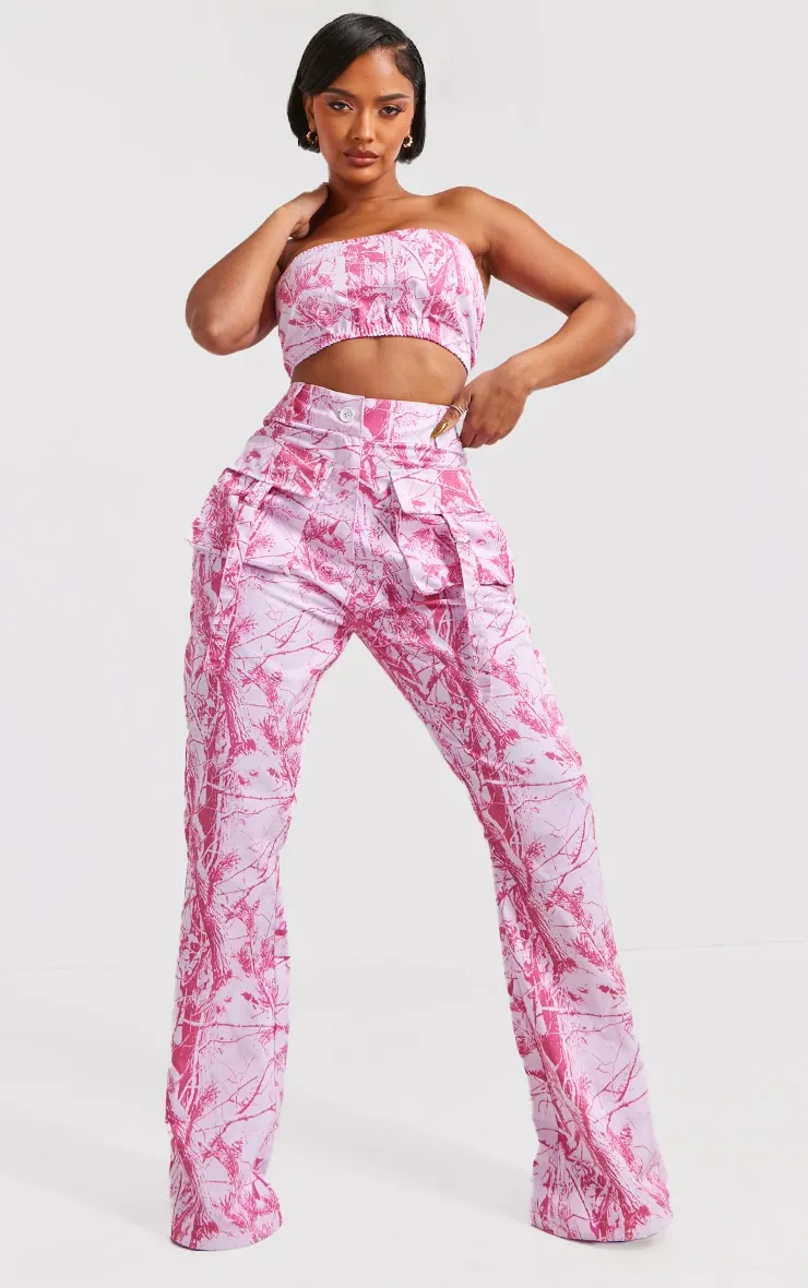 Shape Pantalon cargo imprimé camouflage rose vif à détail ceinture et poches