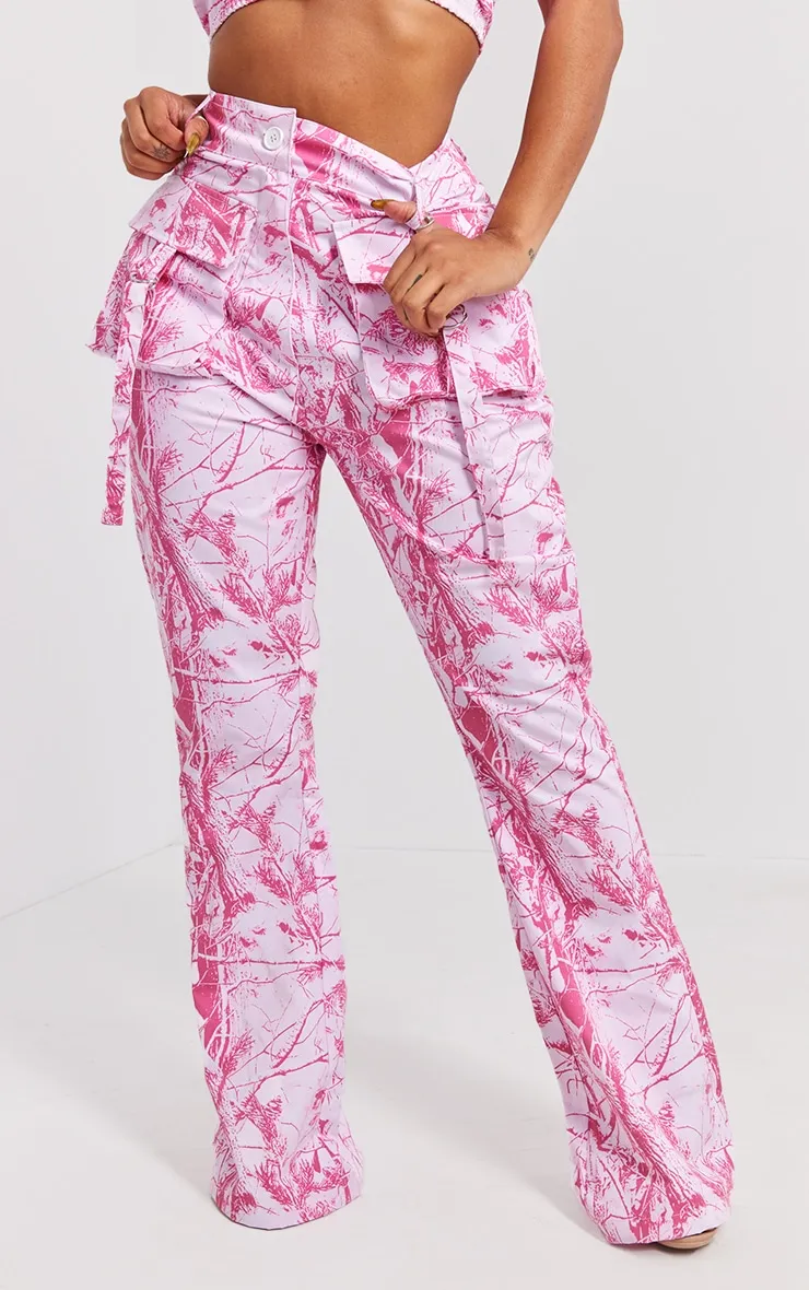 Shape Pantalon cargo imprimé camouflage rose vif à détail ceinture et poches