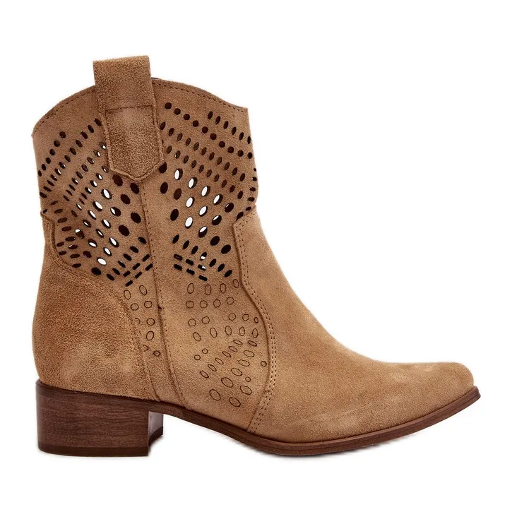 Zazoo 3305/2 Bottines Cowboy Ajourées à Talon Bas Femme Daim Beige